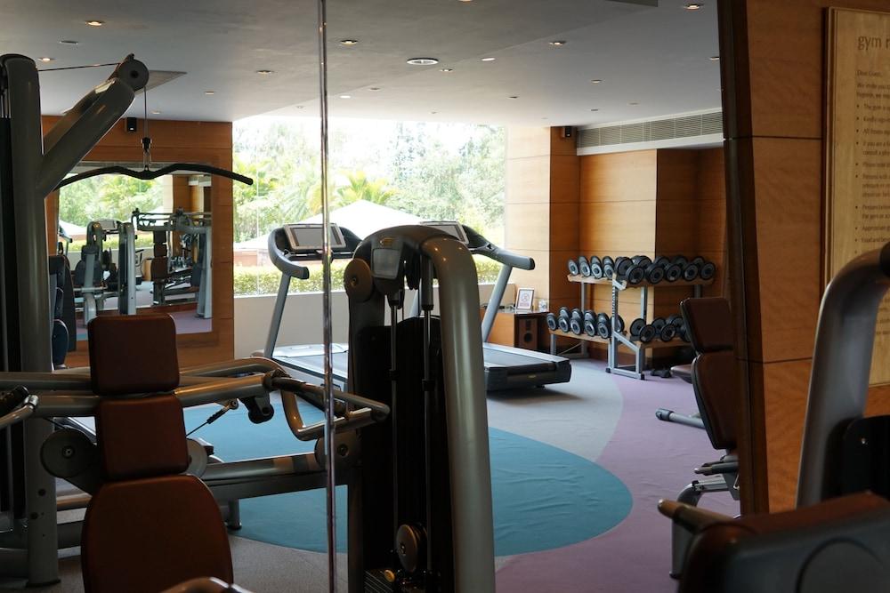 Taj Chandīgarh Esterno foto The gym at the hotel