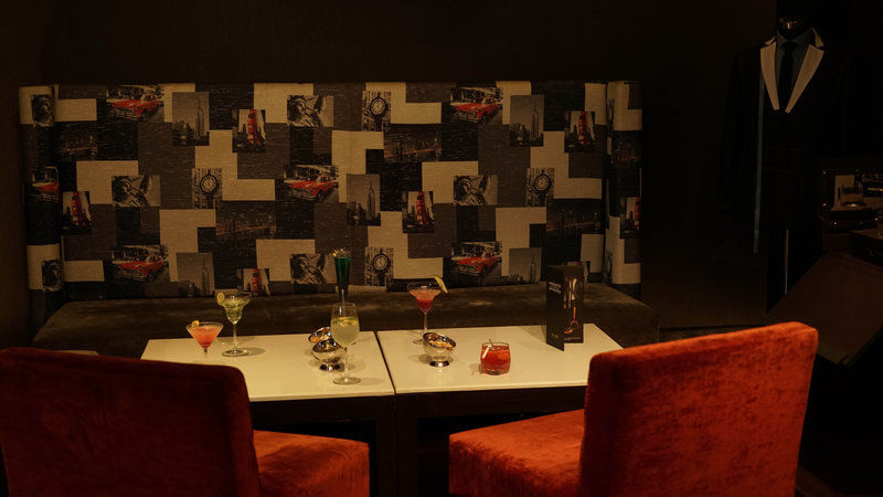 Taj Chandīgarh Esterno foto A bar in a hotel