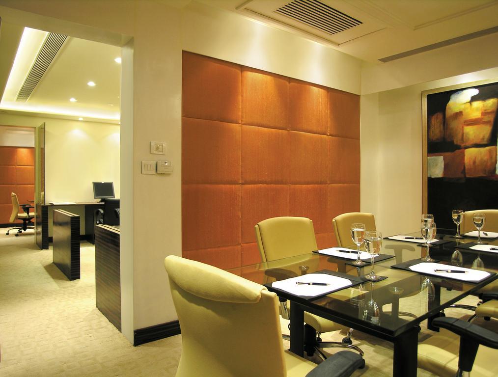 Taj Chandīgarh Esterno foto Meeting room at the Taj Mahal Palace, Mumbai