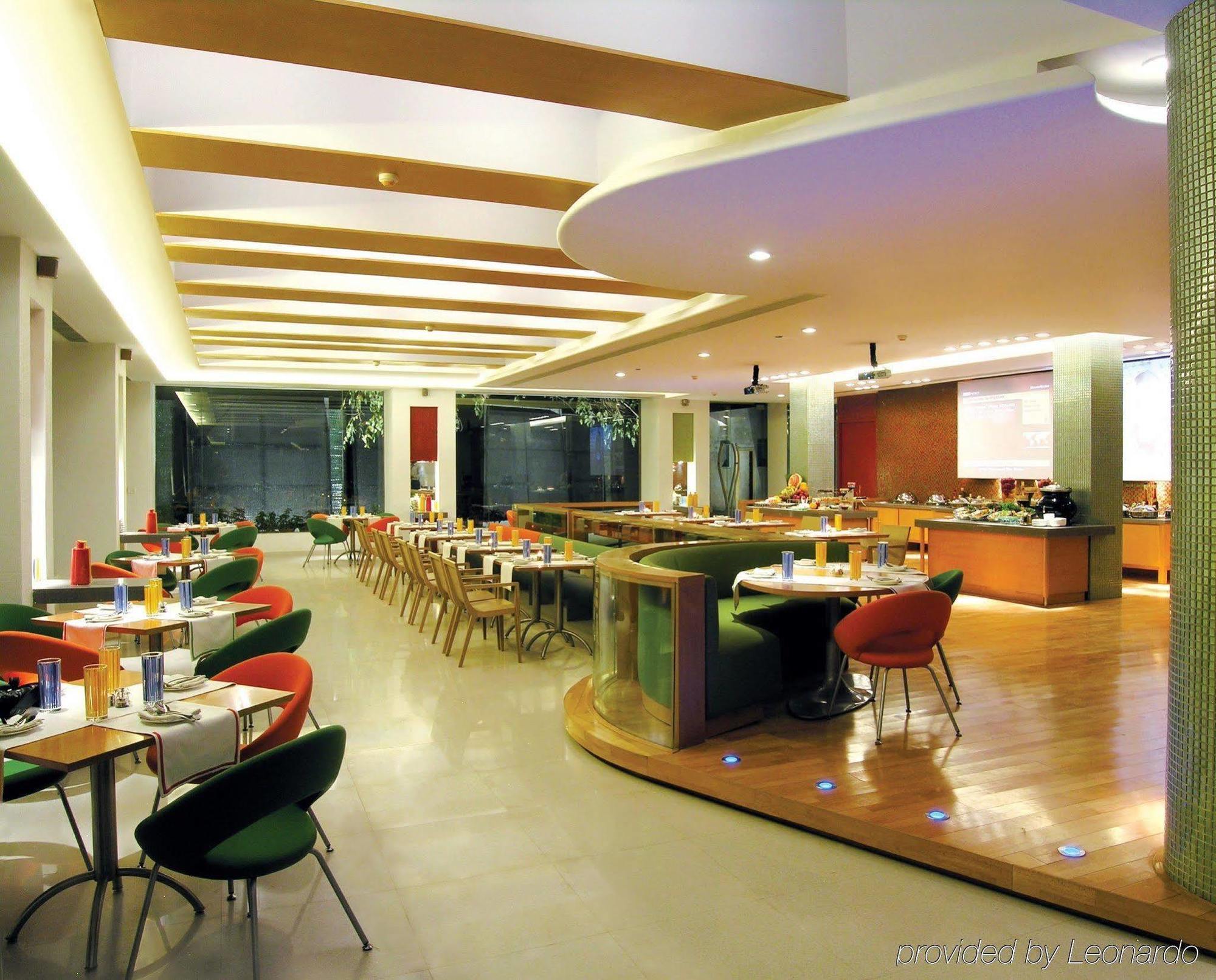 Taj Chandīgarh Ristorante foto The restaurant